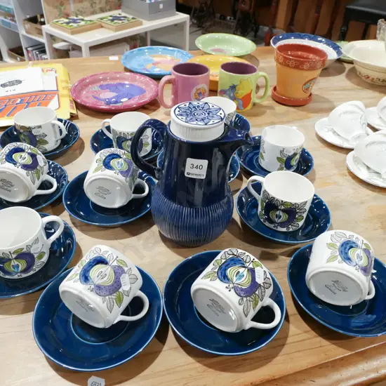 retro Swedish coffee pot, 12x cups and saucers