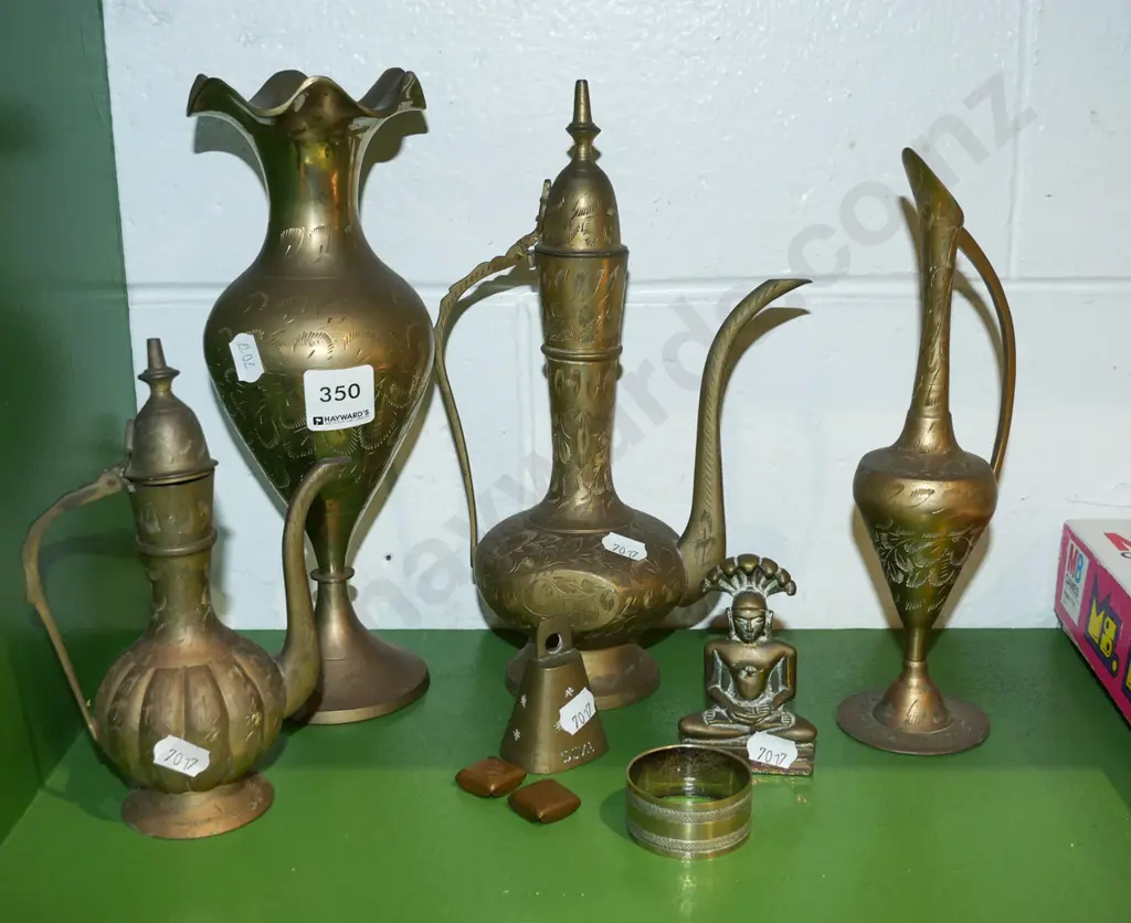 assorted brass ware Image 1++