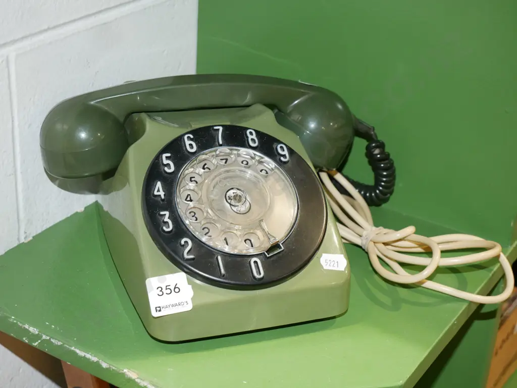 plastic dial telephone Image 1++