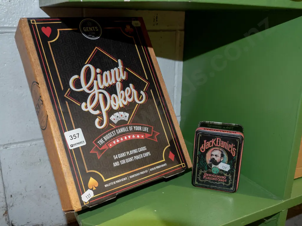 boxed poker kit, Jack Daniels playing cards Image 1++