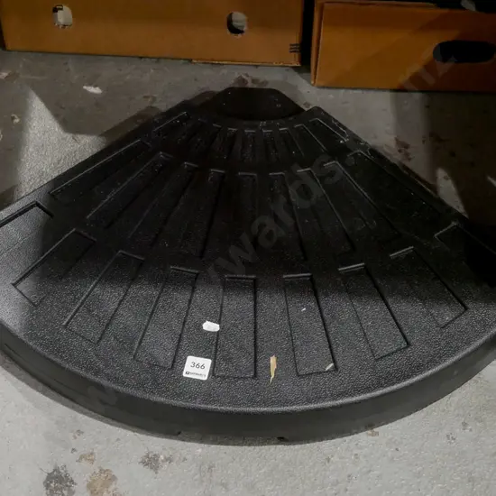 plastic pie shaped stepping stone L500