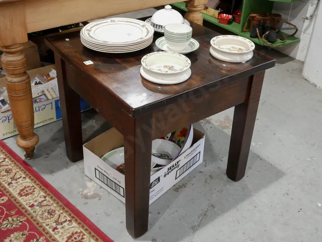 dark stained solid wood end table H570 W600 D600 Image 1++