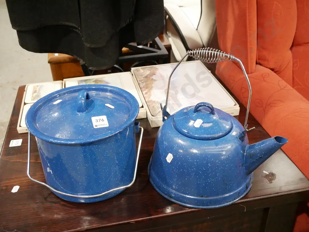 blue and white speckled enamel pot, kettle Image 1++