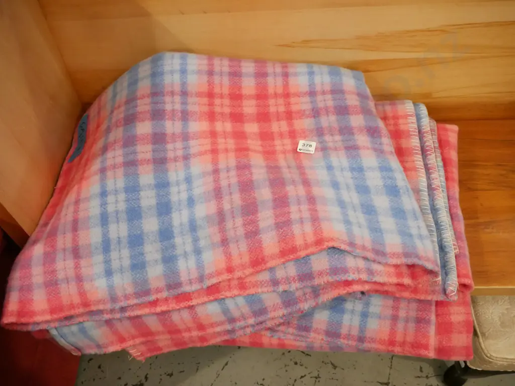2x Viking checked woollen blankets Image 1++