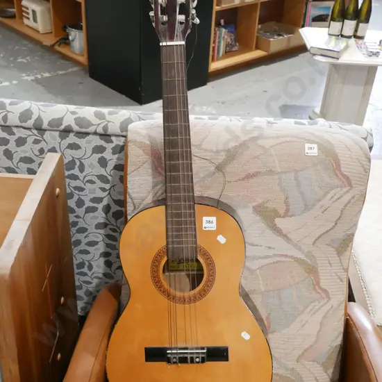 Ariana 101N classical acoustic guitar - needs new strings