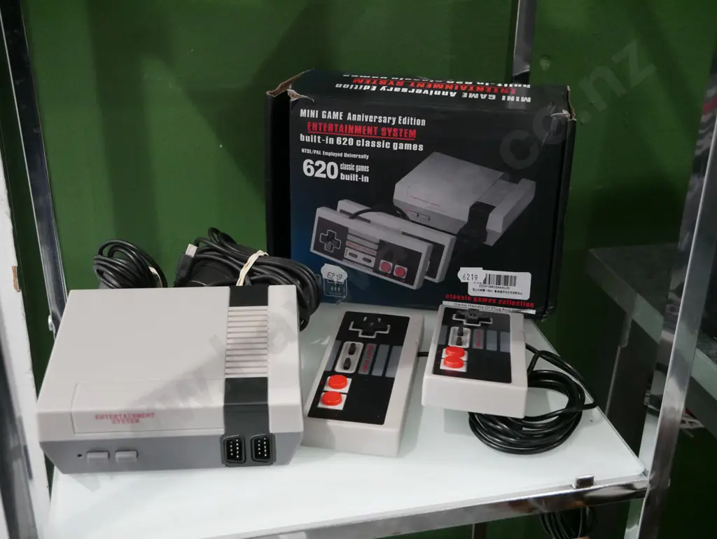retro style mini video game system - damage to box Image 1++