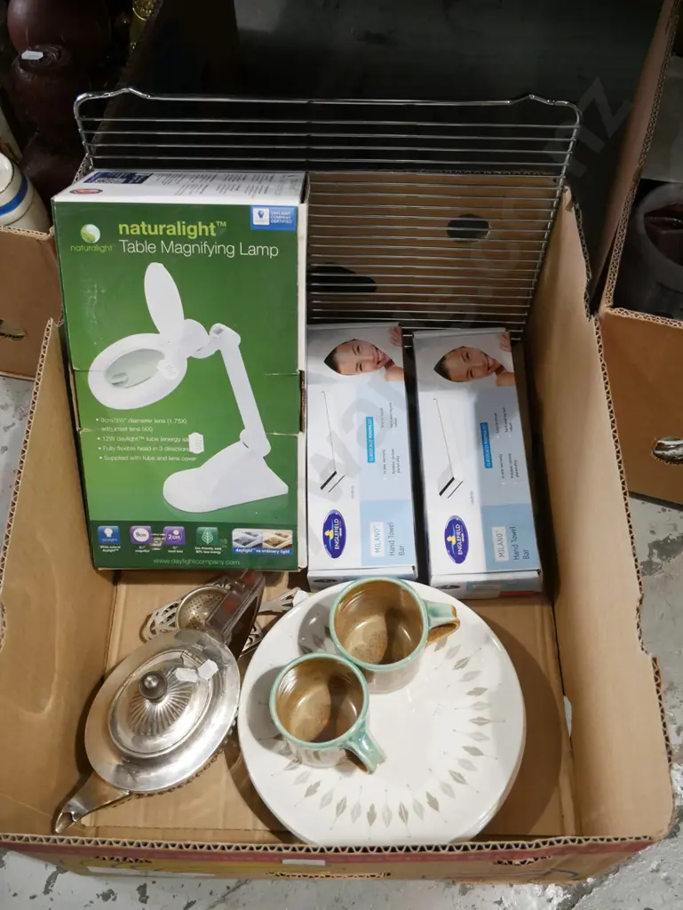 box; baking rack, table magnifying lamp, hand towel bars etc Image 1++