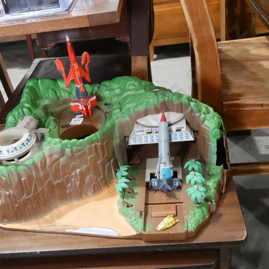 Thunderbirds Tracy Island toy - incomplete, some damage