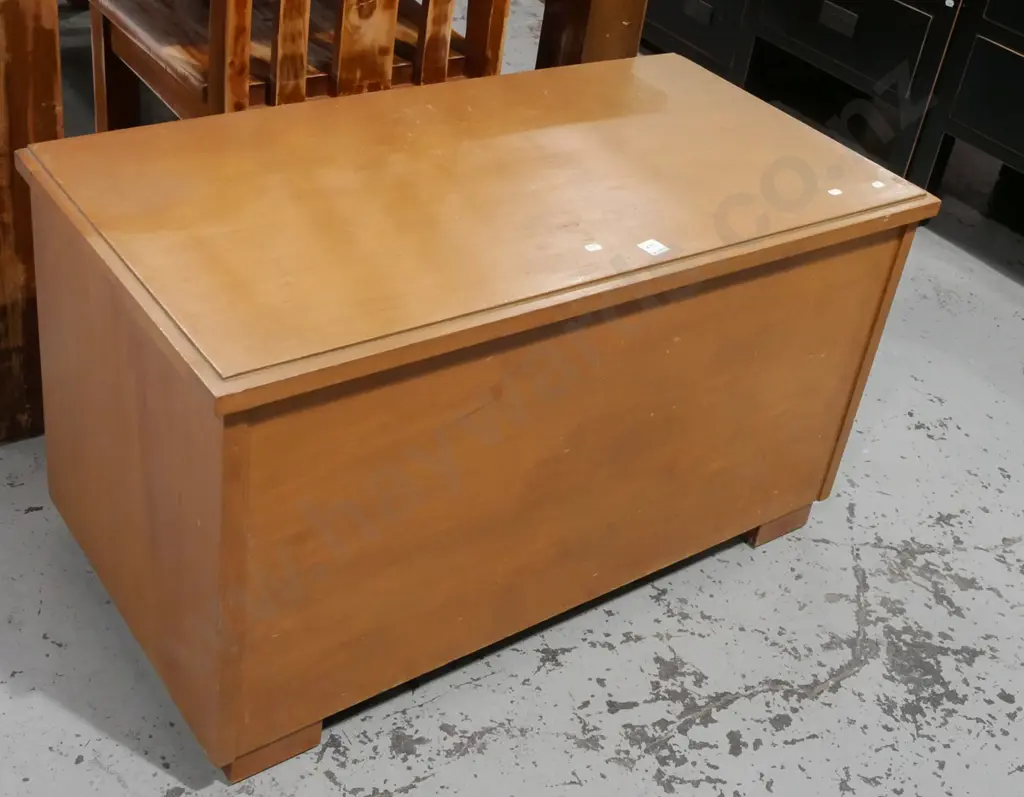 rimu blanket box H510 W920 D470 Image 1++