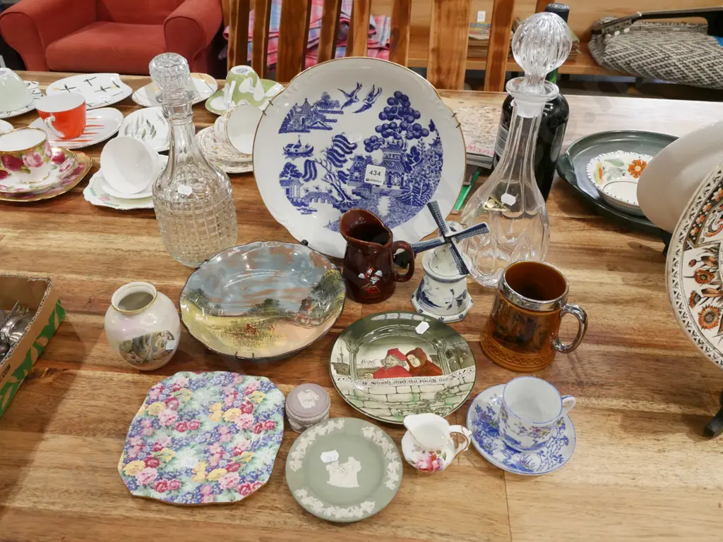 decanters, Royal Doulton bowls, plates etc Image 1++