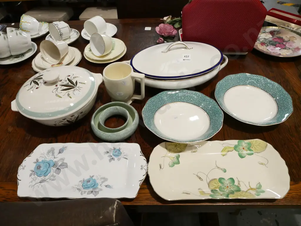 2x lidded veges, sandwich plates, bowls etc Image 1++