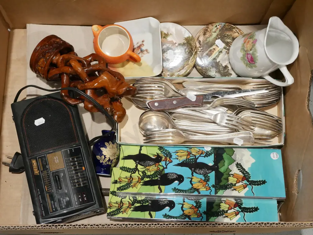 box; transistor radio, cutlery, tui prints etc Image 1++