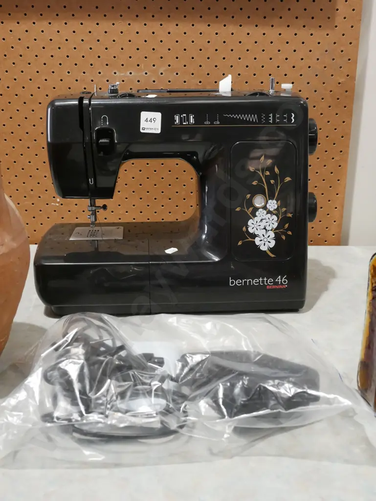 Bernette 46 sewing machine Image 1++