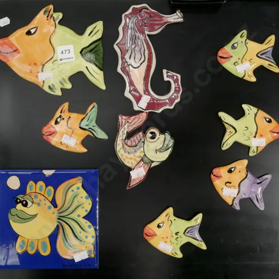 9x ceramic hanging fish and seahorse, 1x tile