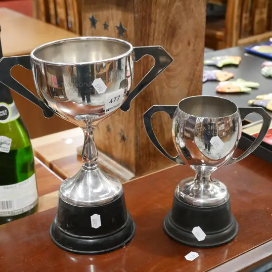 2x croquet trophies H240