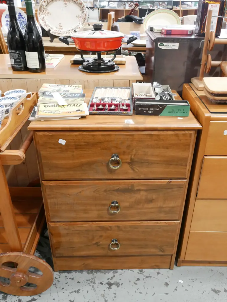 mdf faux wood veneer 3 drawer chest H770 W580 D400 Image 1++