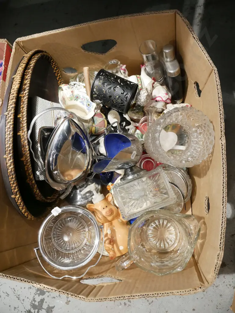 box; ice buckets, jugs, sugar scuttles etc Image 1++