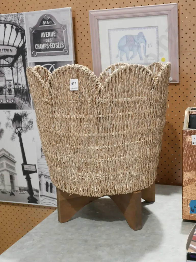 woven seagrass jardinier on wooden stand Image 1++
