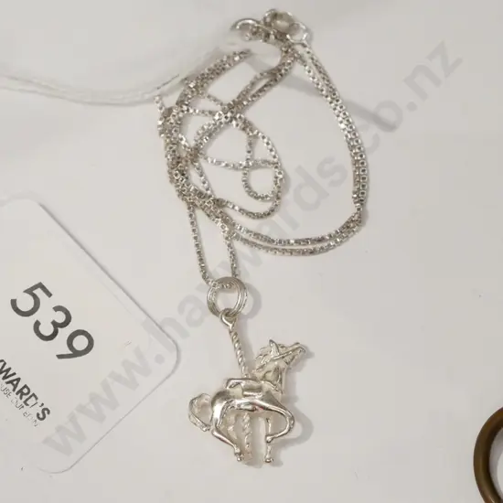sterling silver carousel horse necklace 6gms