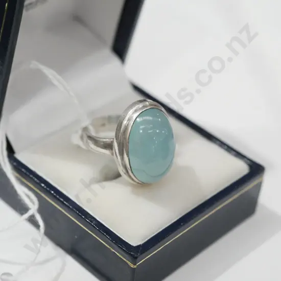sterling silver chalcedomy ring 7gms