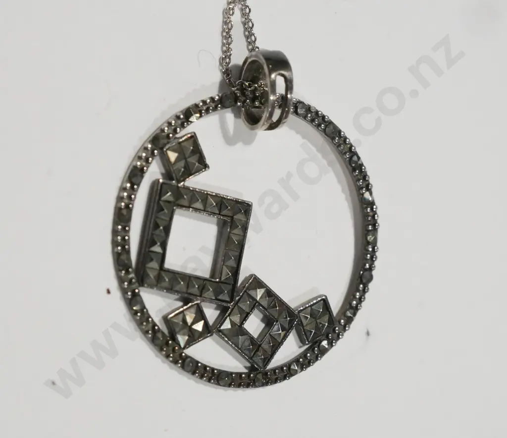 sterling silver marcasite pendant & chain 7gms Image 1++