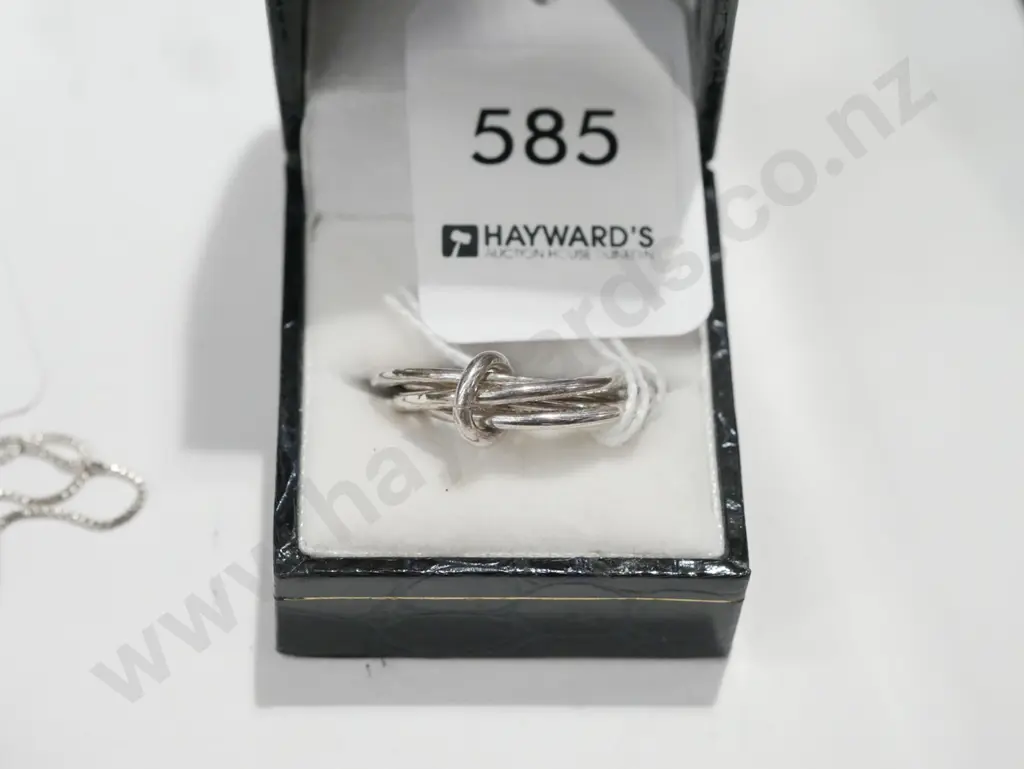 sterling silver facated stone, 4 rings ring 8gms Image 1++