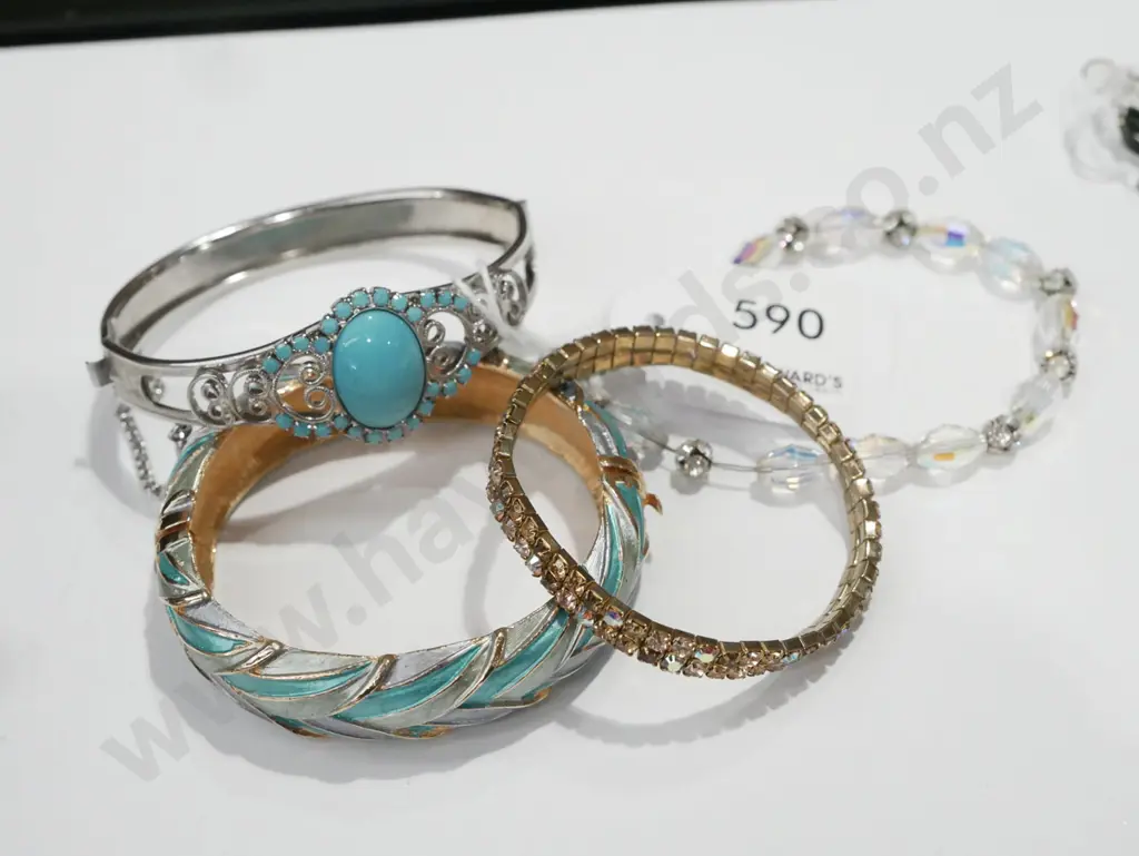 4x costume jewellery bracelets Image 1++