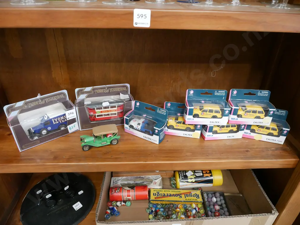 8x boxed model vehicles, 1x unboxed Image 1++