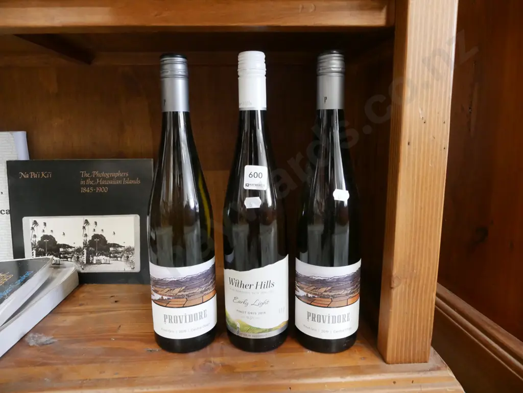 Providore pinot gris 2019, Wither Hills pinot gris 2014 Image 1++