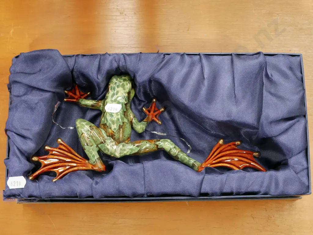 Old Tupton Ware ceramic frog in box W250 Image 1++