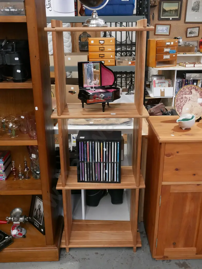 pine bookcase H1440 W530 D270 Image 1++