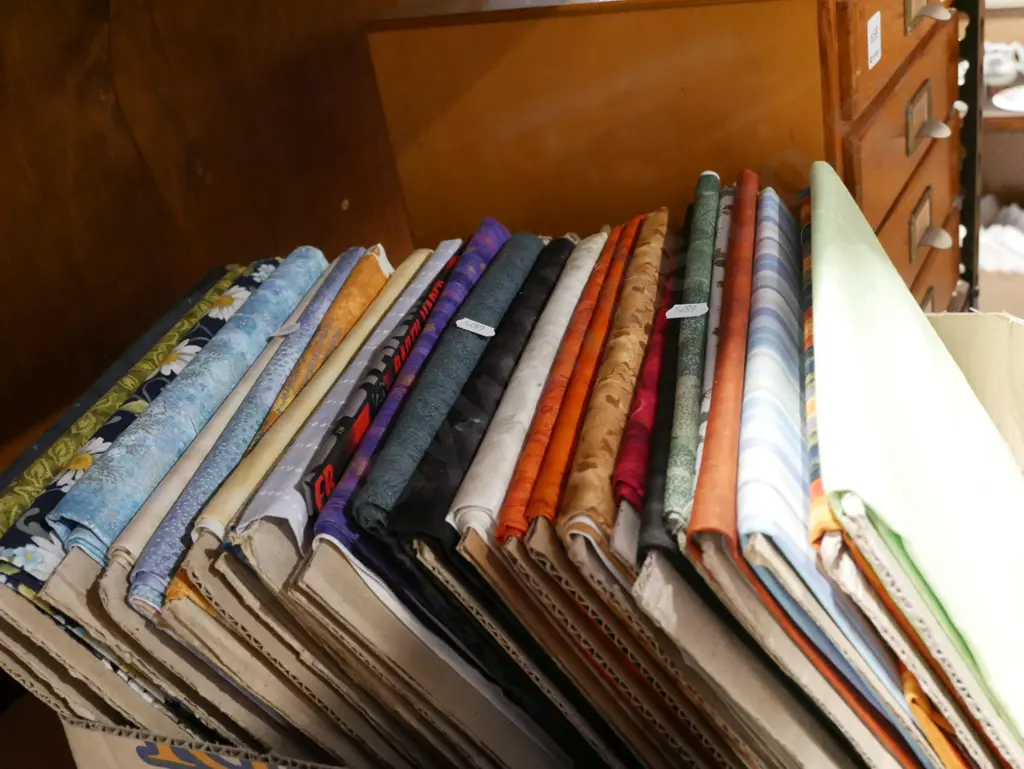 box of fabric pieces Image 1++