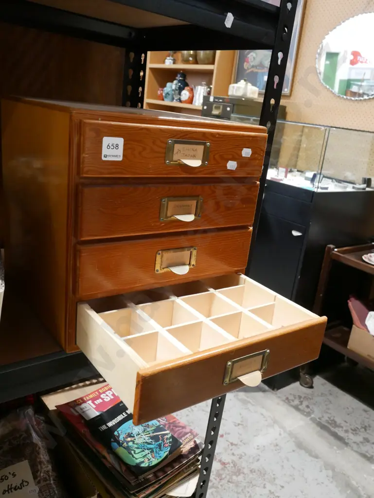 wooden 4 drawer specimen chest H310 W300 D290 Image 1++