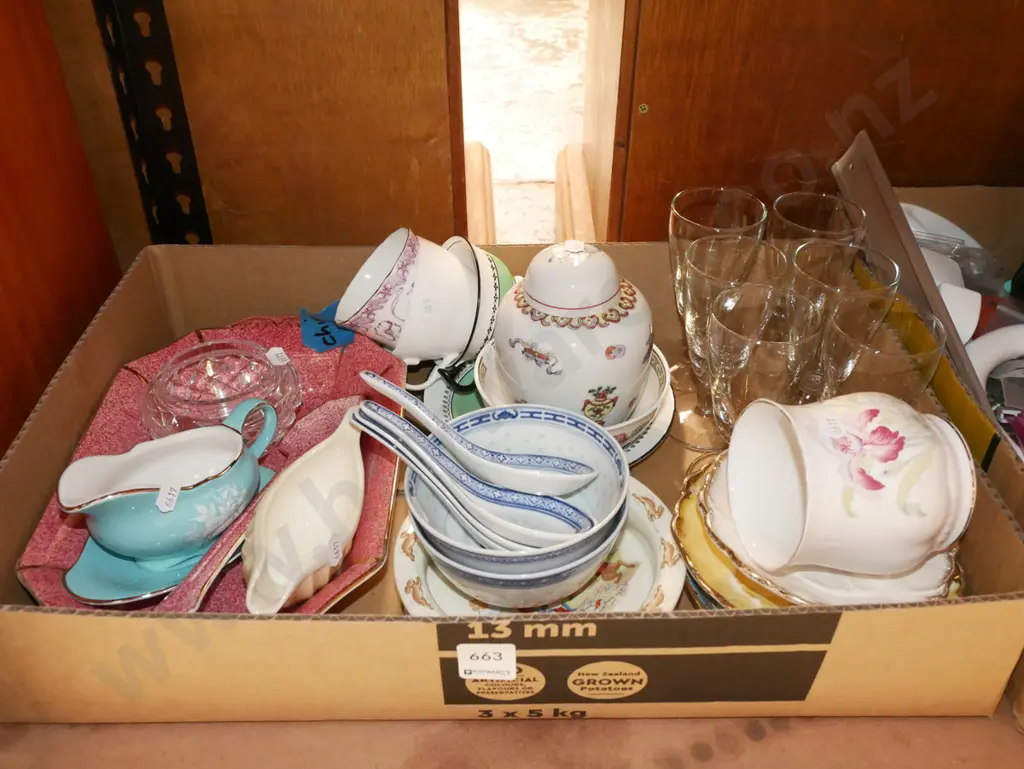 box; glasses, cups, bowls, jugs etc Image 1++