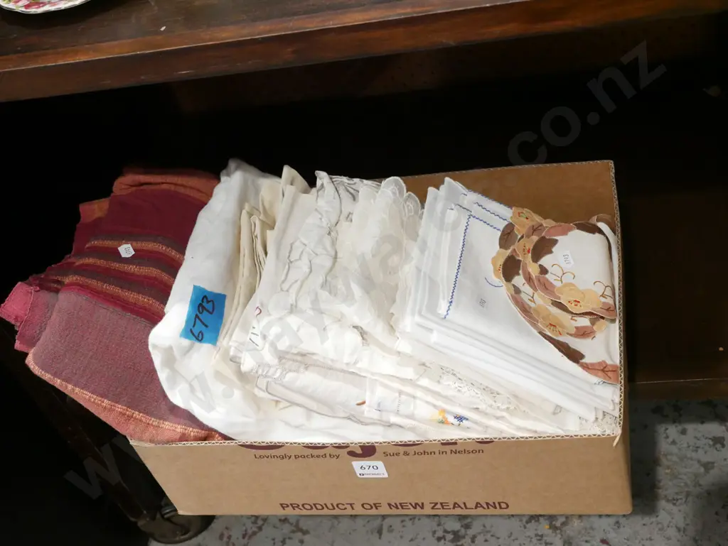 box of linen Image 1++
