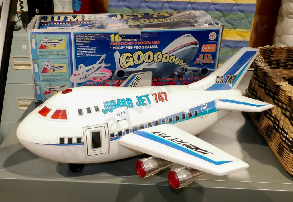 plastic toy Jumbo Jet W450 Image 1++