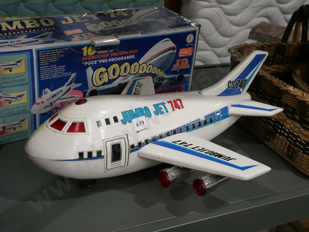 plastic toy Jumbo Jet W450 Image 1++