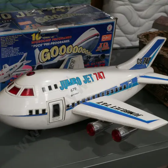 plastic toy Jumbo Jet W450