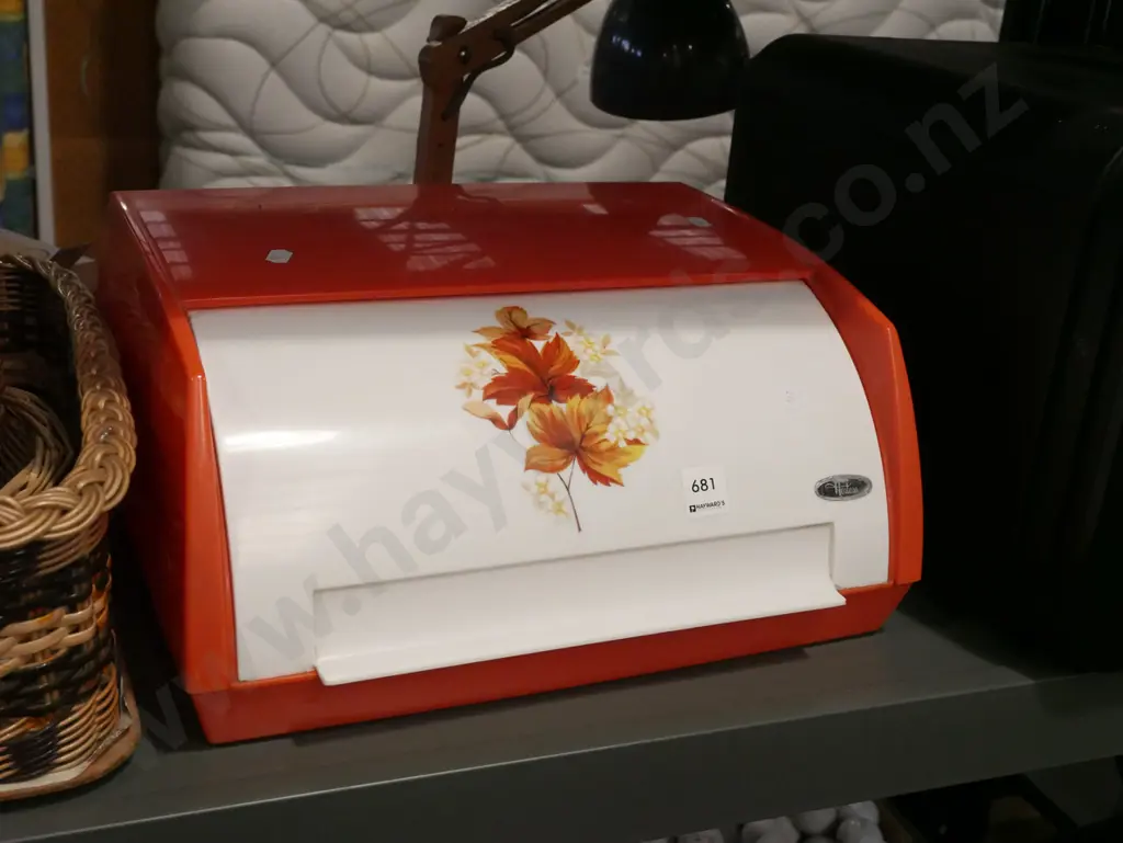 plastic breadbin Image 1++