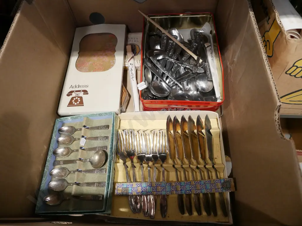 box; cutlery, coasters, address book etc Image 1++