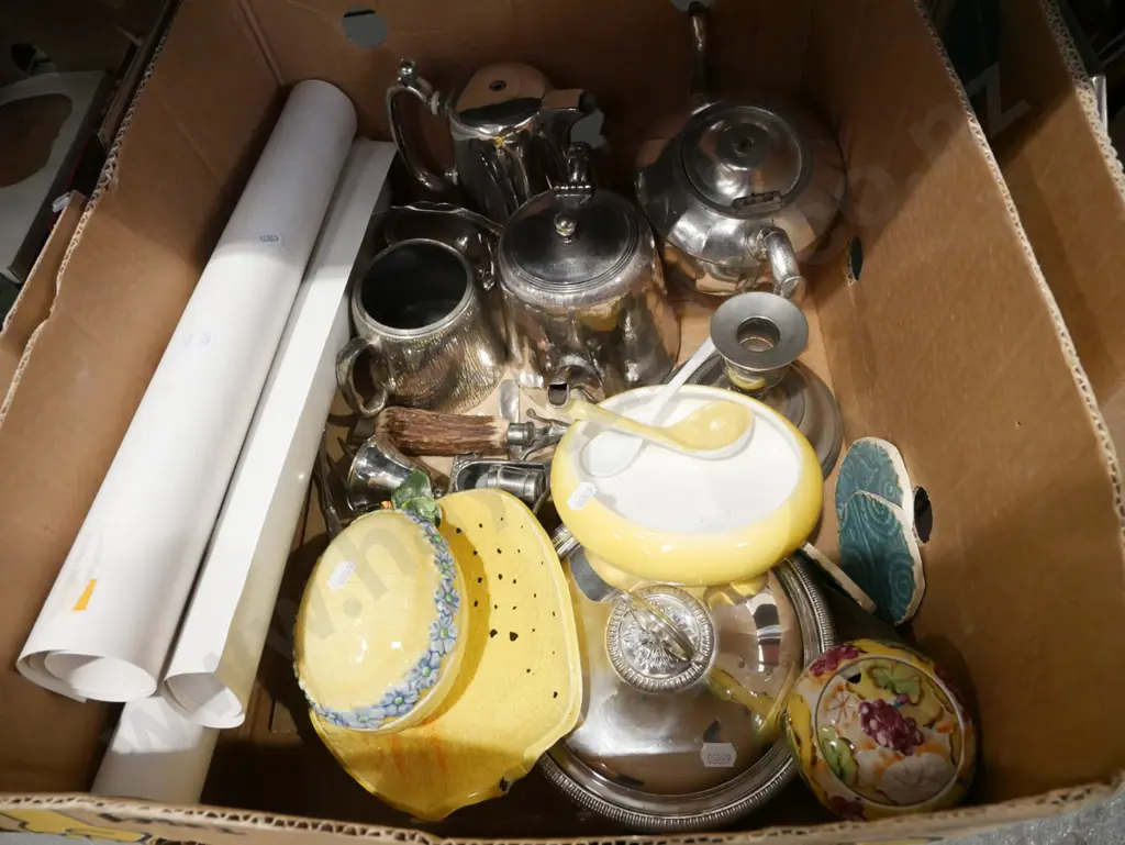 box; plated ware, bowls, Footrot Flats posters etc Image 1++