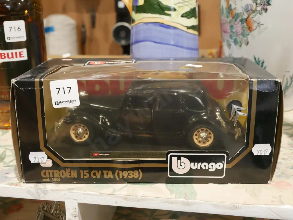 boxed Burago model of Citroen 15CVTA Image 1++