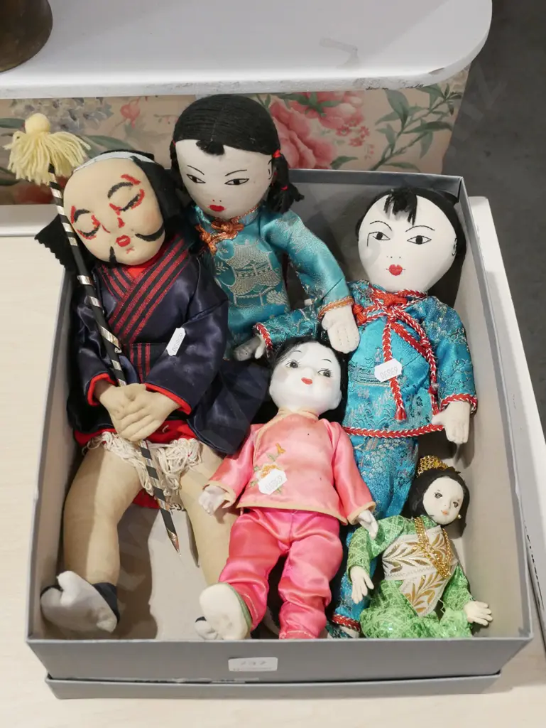 box of Asian dolls Image 1++