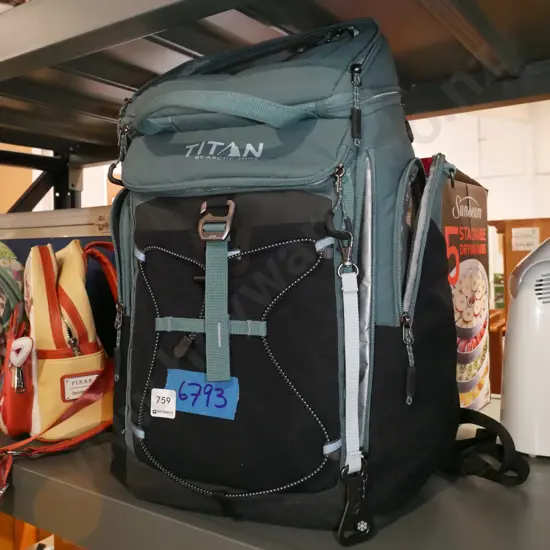 Titan insulated picnic chiller backpack