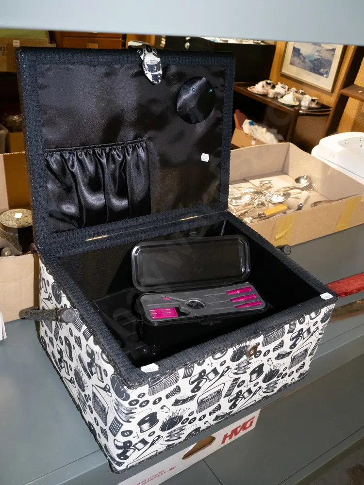 sewing box Image 1++