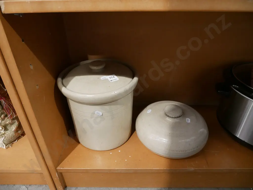 lidded stone ware crock, hot water bottle Image 1++