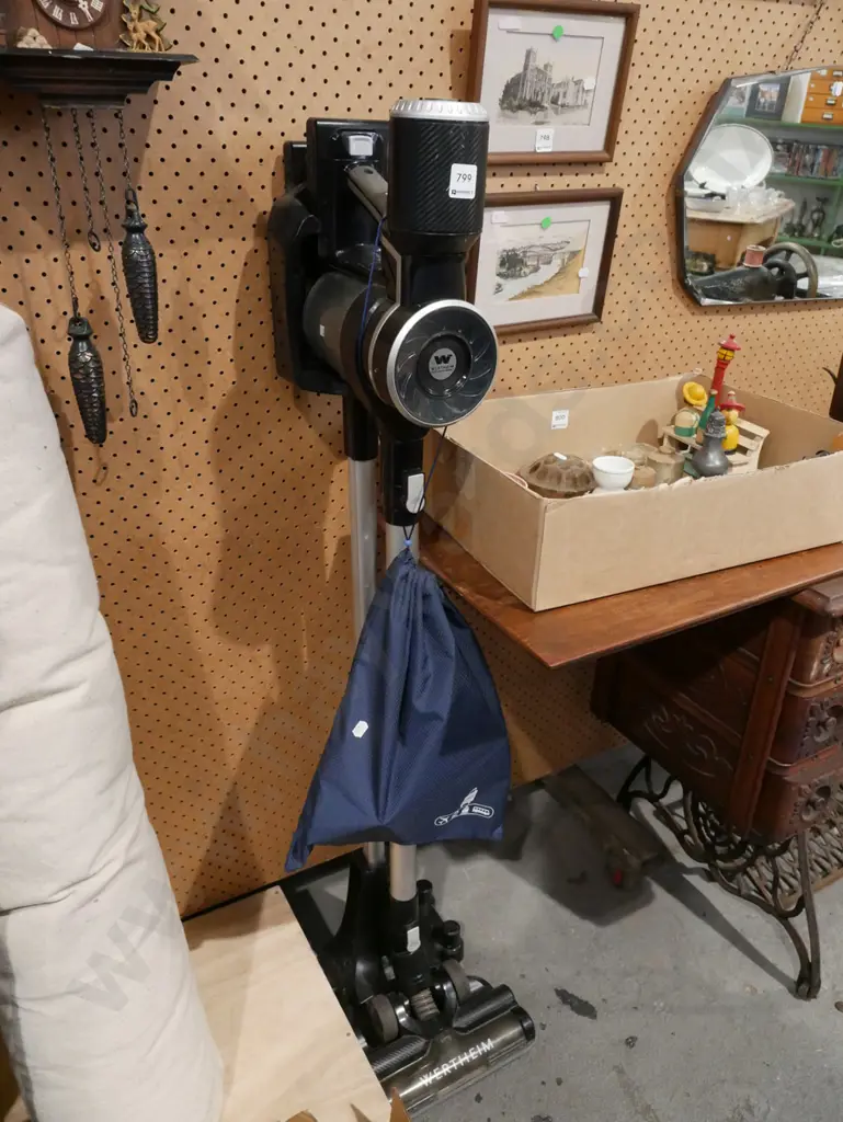 Wertheim stick vacuum Image 1++