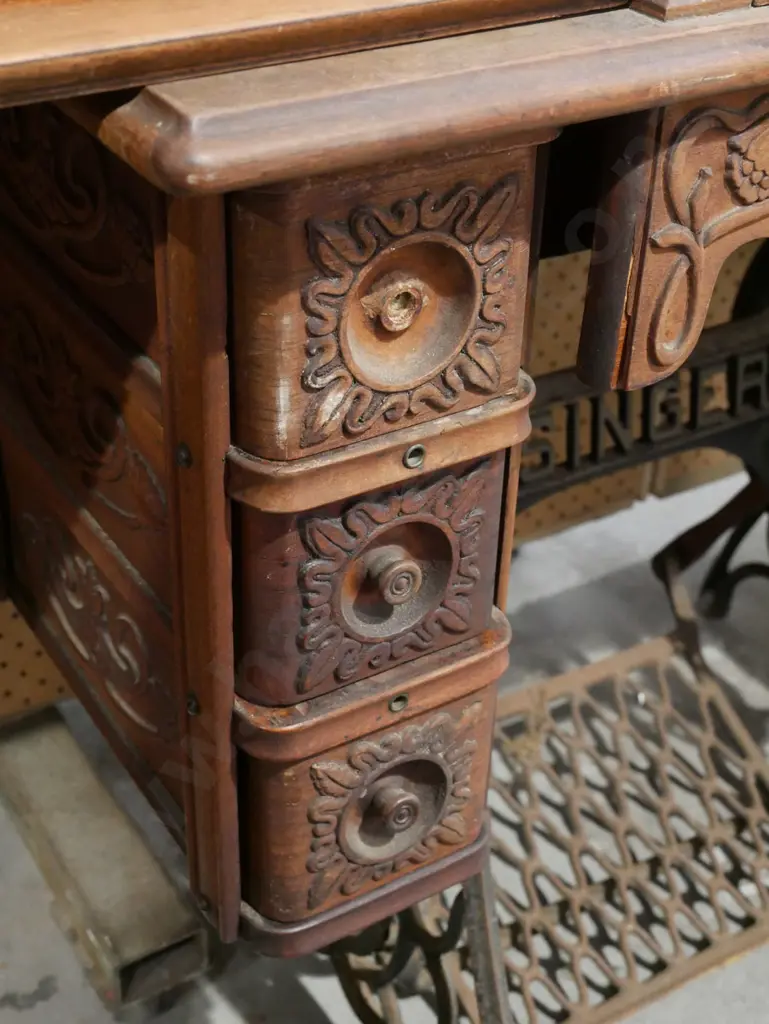 singer treadle sewing machine Image 1++