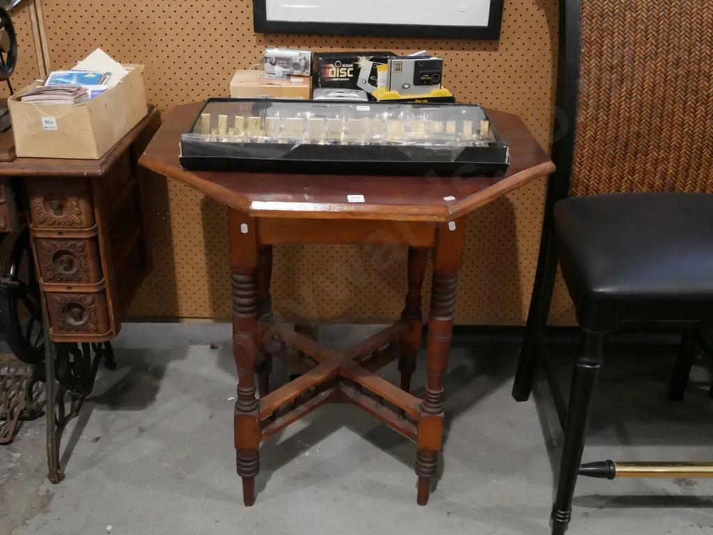 Edwardian turned leg octagonal lamp table H780 W740 Image 1++