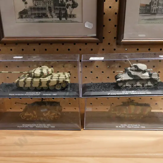 4x model tanks in plastic cases